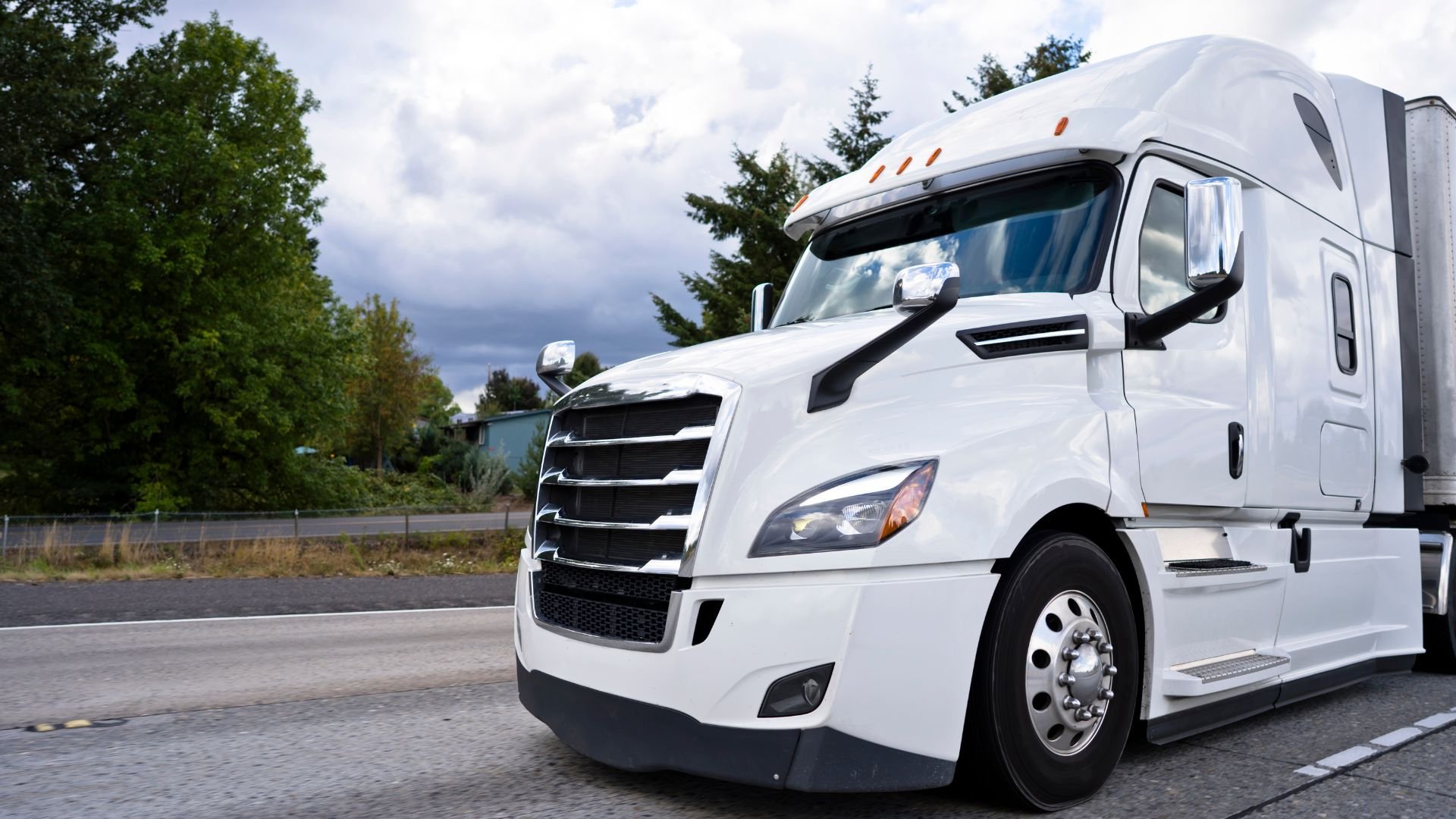 Semi-Truck Glass Repair in Dumas, TX